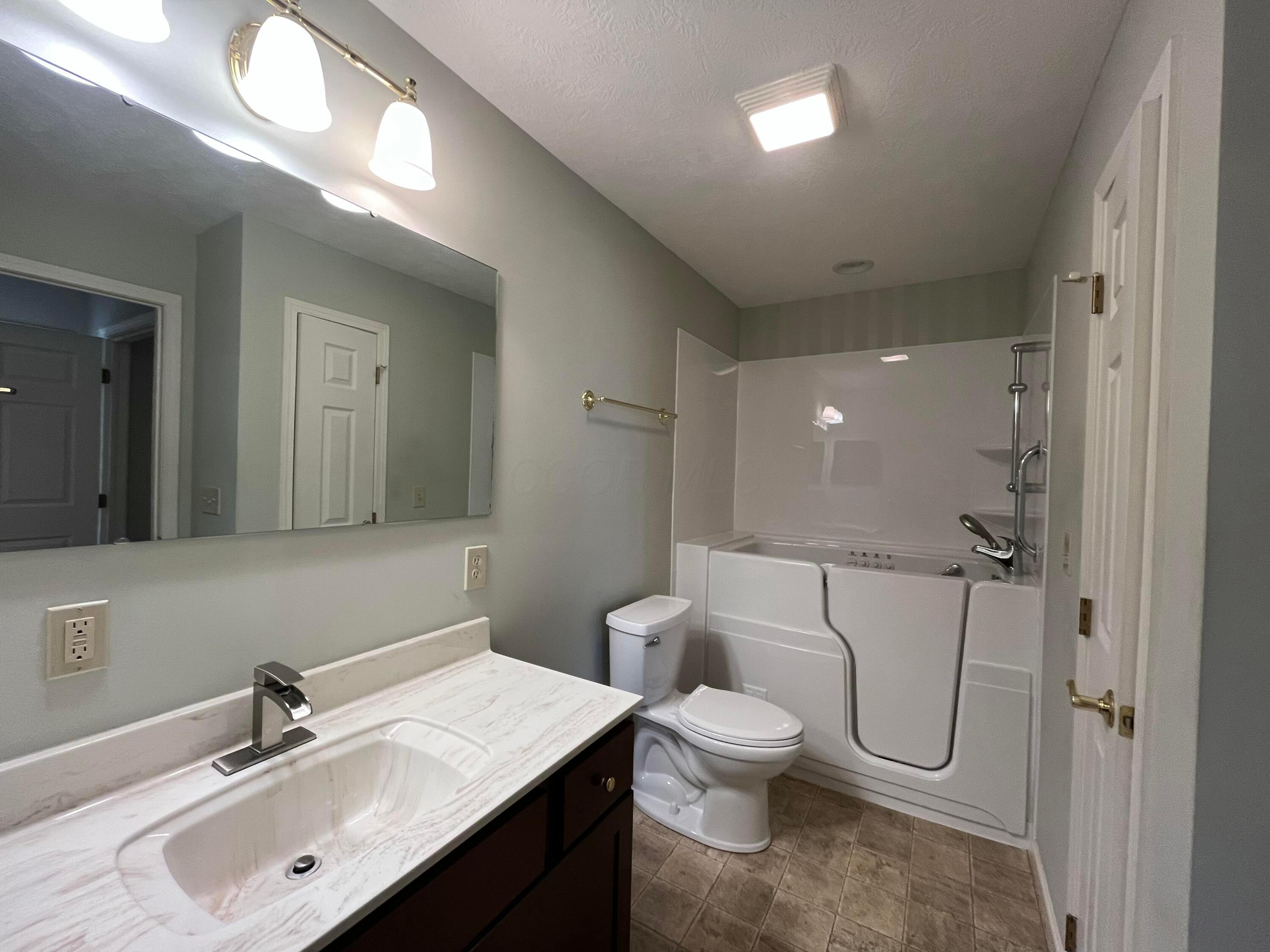 887 Edgehill Drive, Logan, Ohio image 25