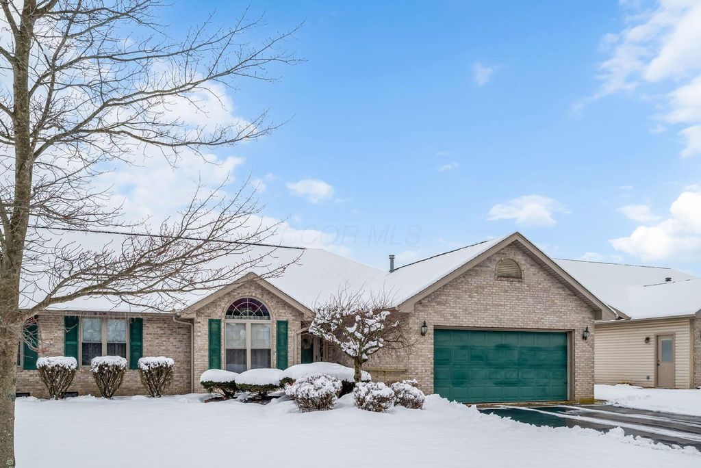 Photo of 905 Villandry Drive, Marion, OH 43302 (MLS # 226002194)