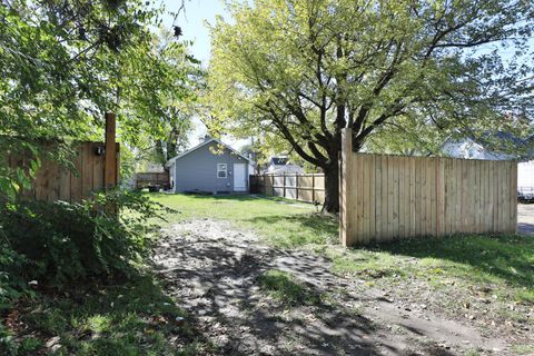 Tiny photo for 2812 E 11th Avenue, Columbus, OH 43219 (MLS # 225040237)