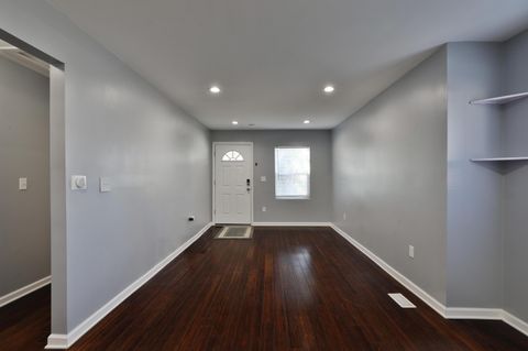 Tiny photo for 2812 E 11th Avenue, Columbus, OH 43219 (MLS # 225040237)