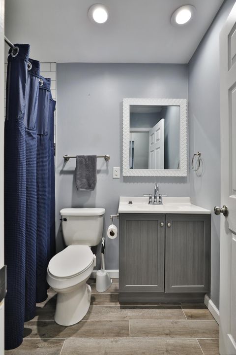 Tiny photo for 2812 E 11th Avenue, Columbus, OH 43219 (MLS # 225040237)