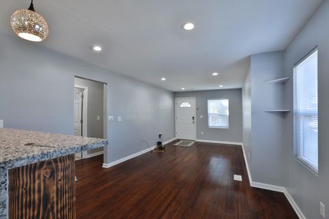 Tiny photo for 2812 E 11th Avenue, Columbus, OH 43219 (MLS # 225040237)
