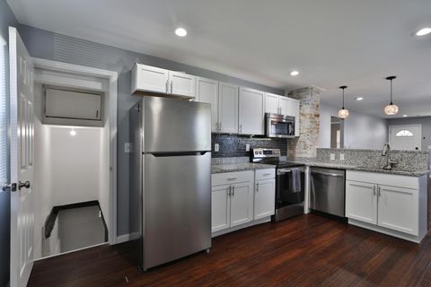 Tiny photo for 2812 E 11th Avenue, Columbus, OH 43219 (MLS # 225040237)