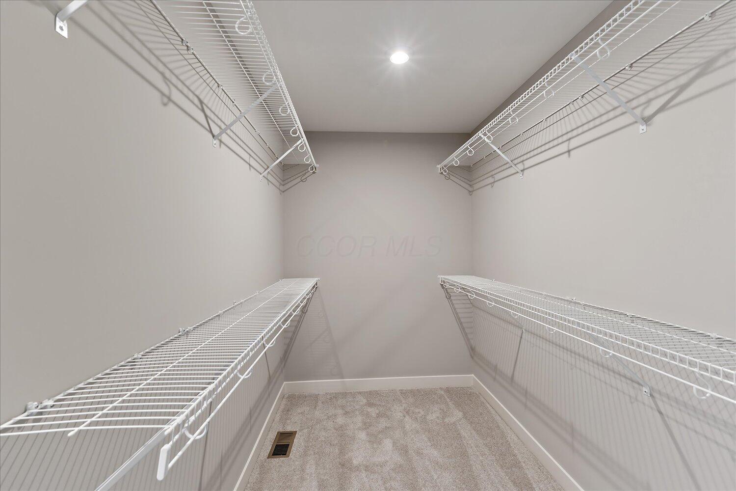 2425 Bent Grass Way, Beavercreek, Ohio image 23