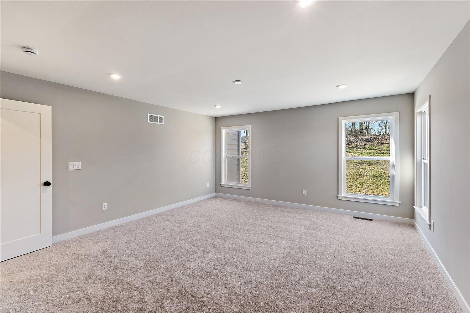 2425 Bent Grass Way, Beavercreek, Ohio image 19