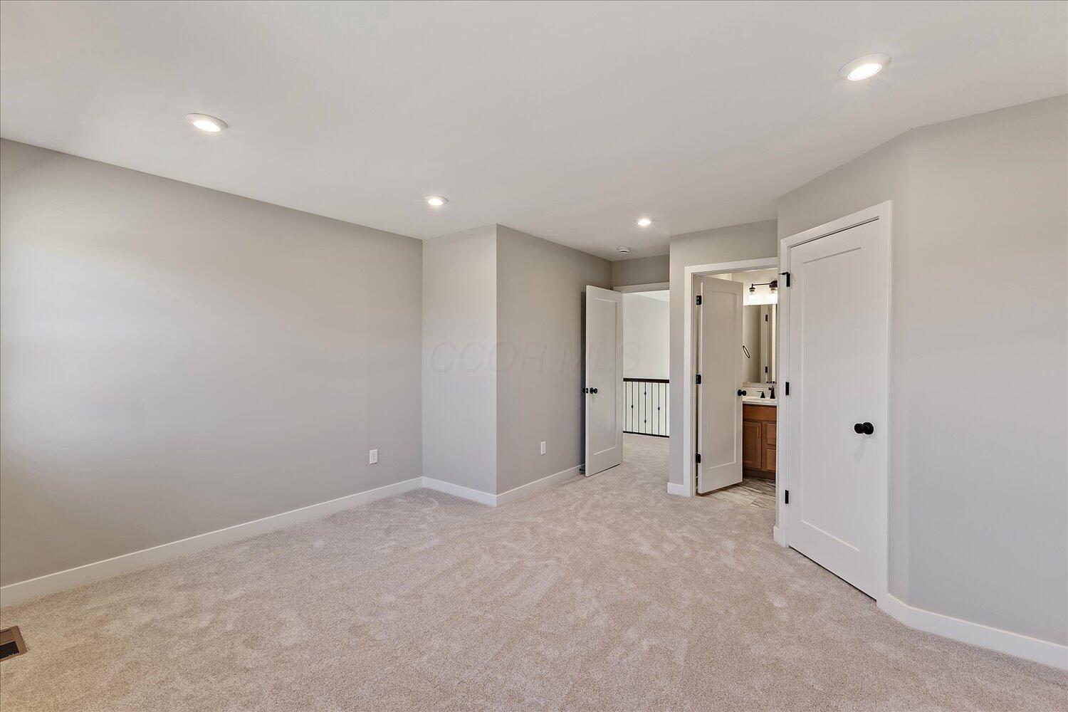 2425 Bent Grass Way, Beavercreek, Ohio image 24