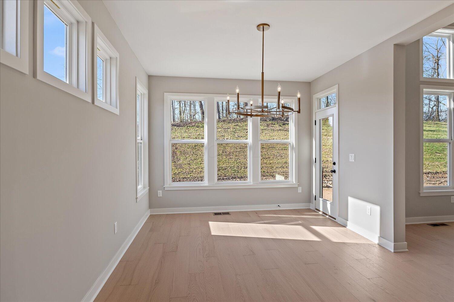 2425 Bent Grass Way, Beavercreek, Ohio image 14