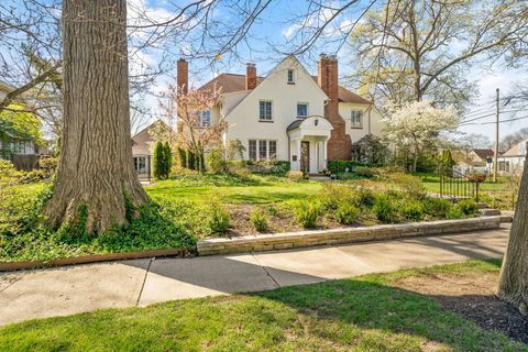 Photo of 2533 Bryden Road, Columbus, OH 43209 (MLS # 226011358)