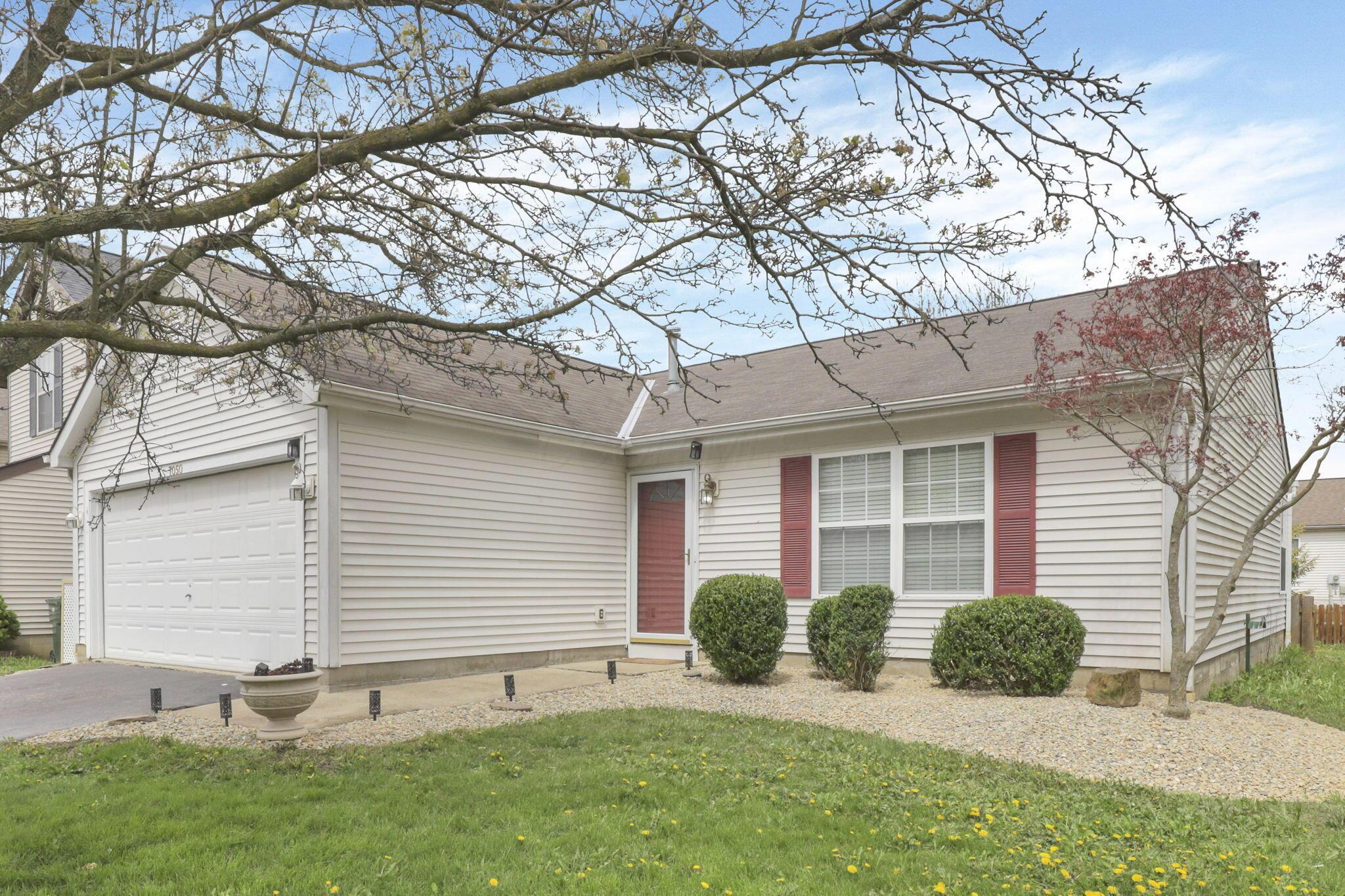 7050 Weurful Drive, Canal Winchester, Ohio image 2