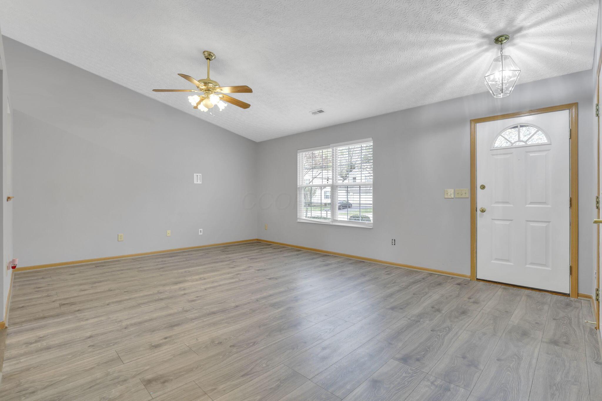 7050 Weurful Drive, Canal Winchester, Ohio image 5