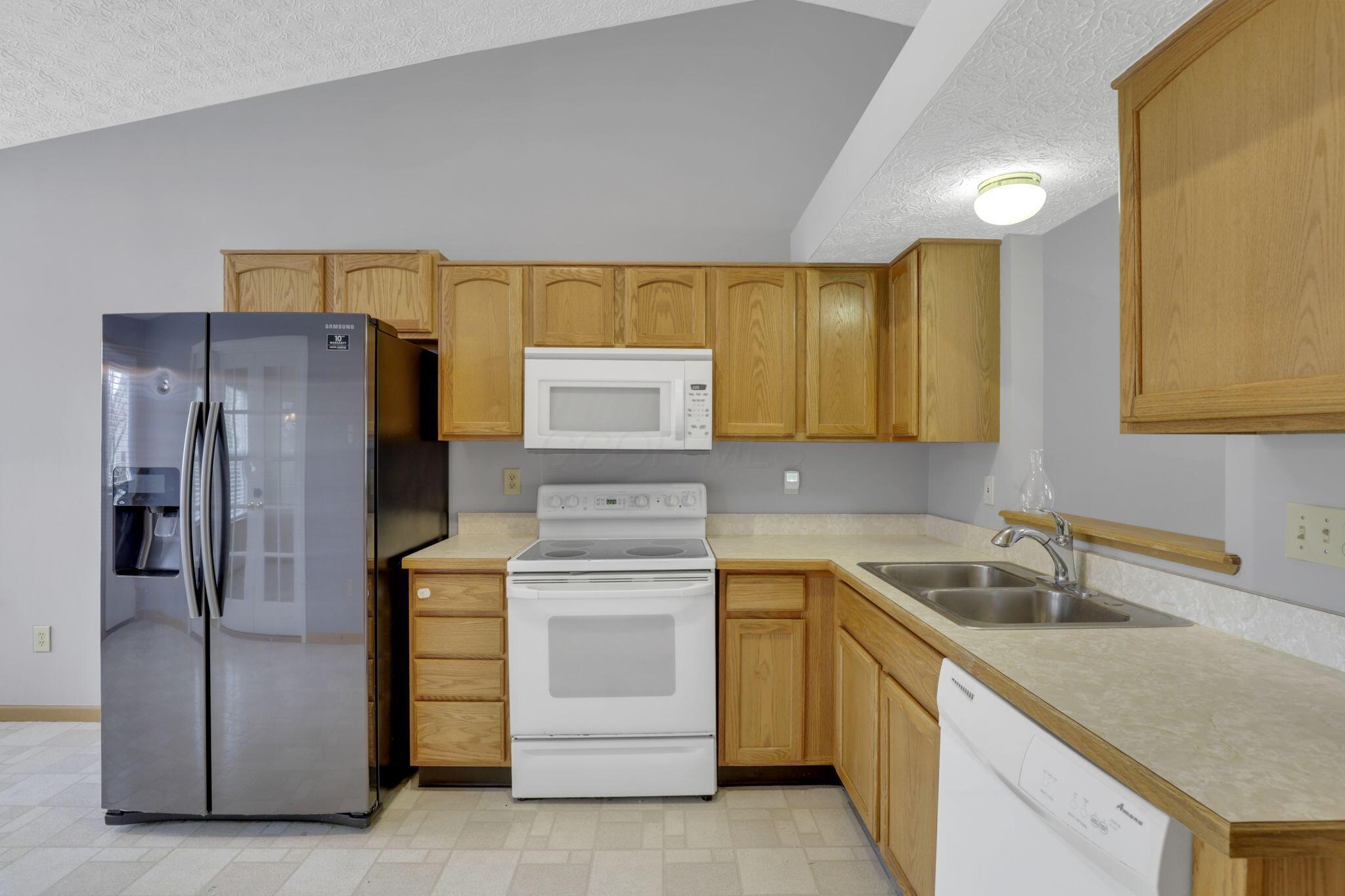 7050 Weurful Drive, Canal Winchester, Ohio image 11