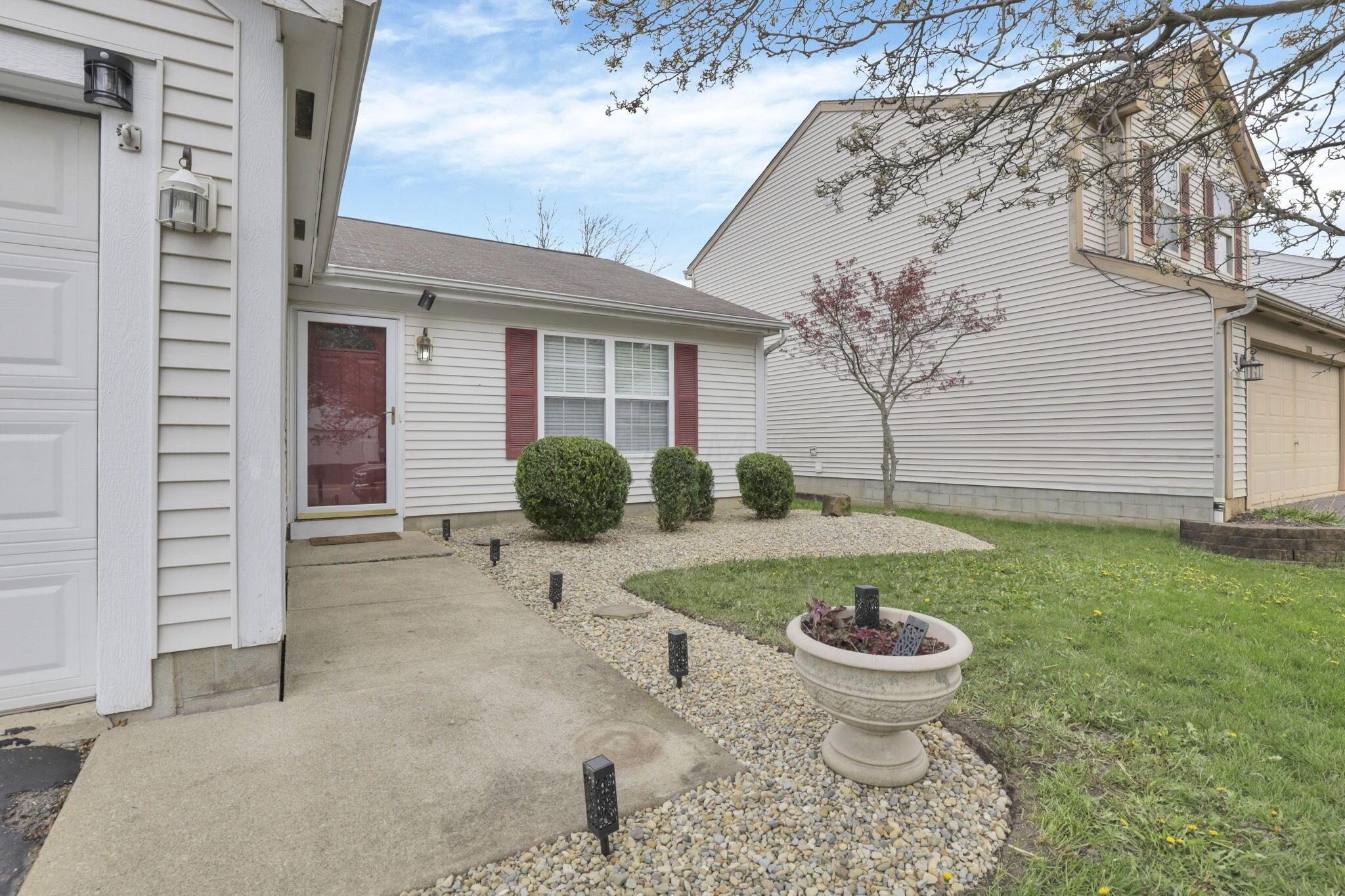 7050 Weurful Drive, Canal Winchester, Ohio image 3