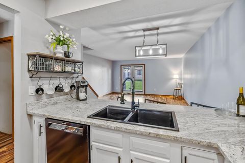 Photo of 3191 Parkview Circle, Grove City, OH 43123 (MLS # 225042050)