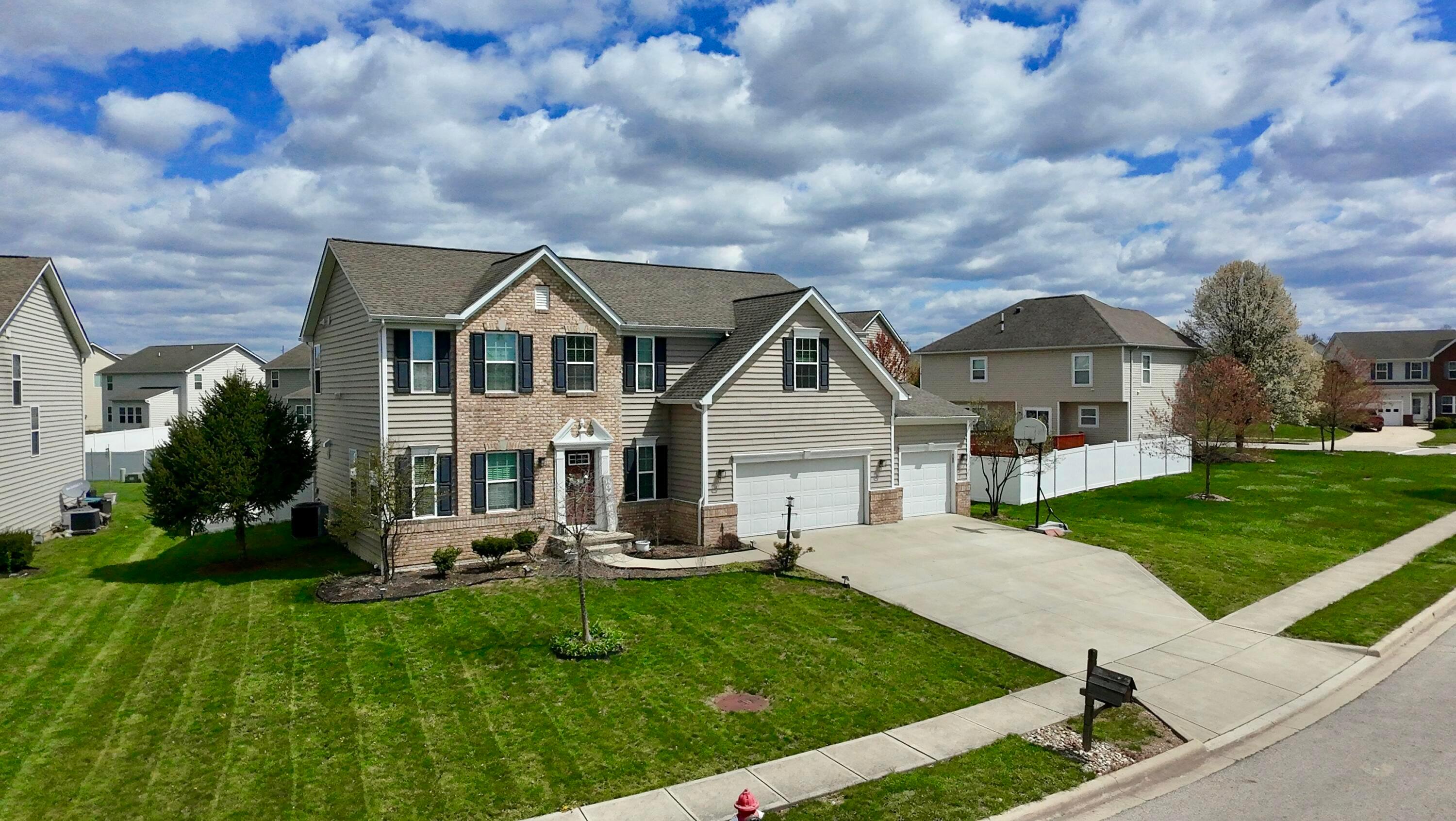 305 Evergreen Circle, Pickerington, Ohio image 2