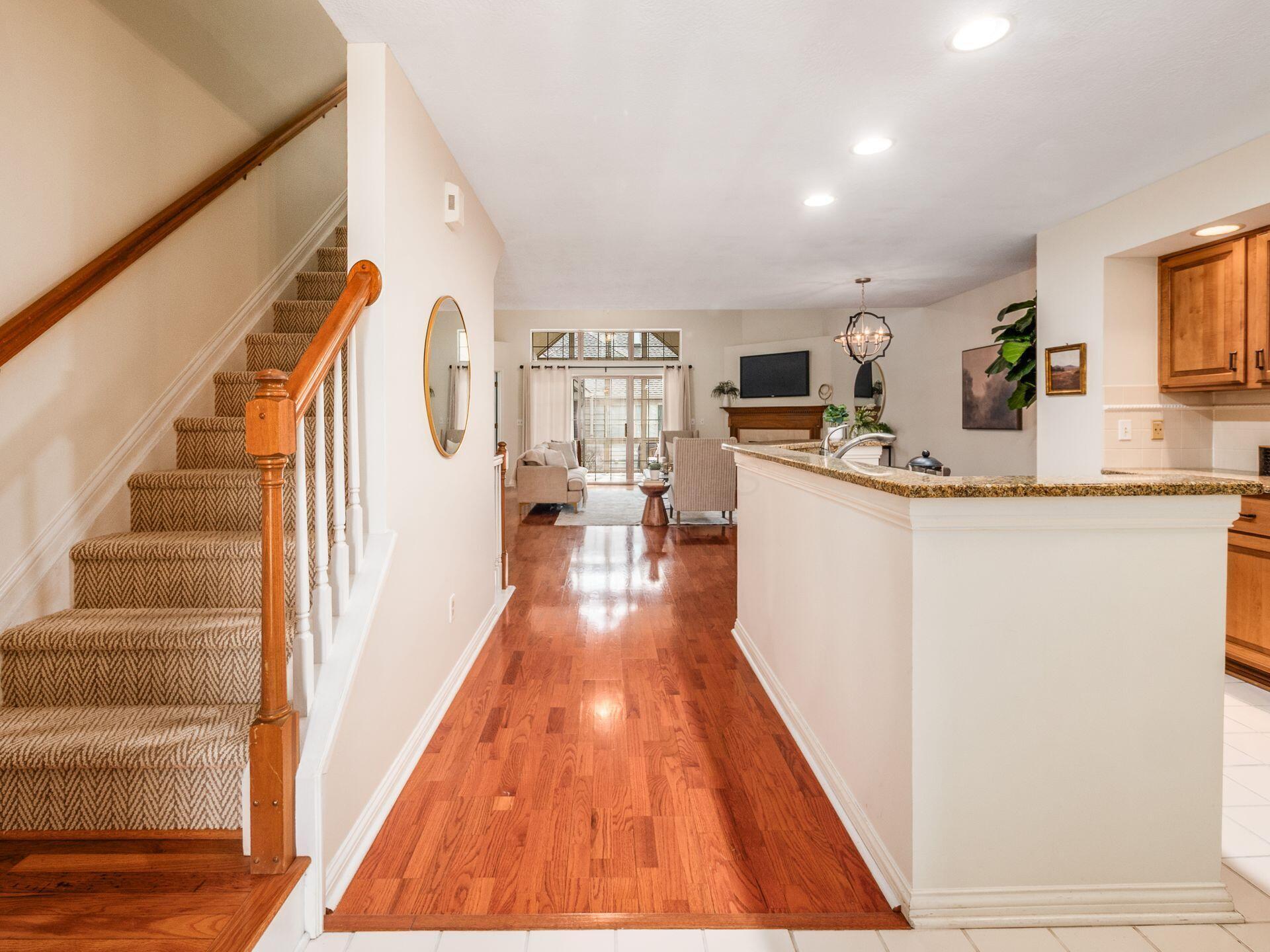 5953 Dunabbey Loop, Dublin, Ohio image 8