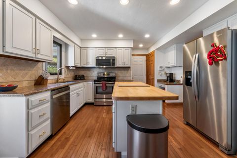 Tiny photo for 2991 Atoll Drive, Lewis Center, OH 43035 (MLS # 226014130)