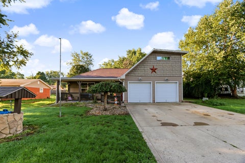Photo of 1976 Farmdale Road, Mansfield, OH 44905 (MLS # 226036667)