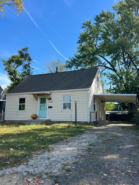 Tiny photo for 2488 Mcguffey Road, Columbus, OH 43211 (MLS # 225037563)