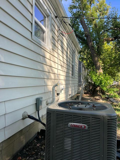 Tiny photo for 2488 Mcguffey Road, Columbus, OH 43211 (MLS # 225037563)