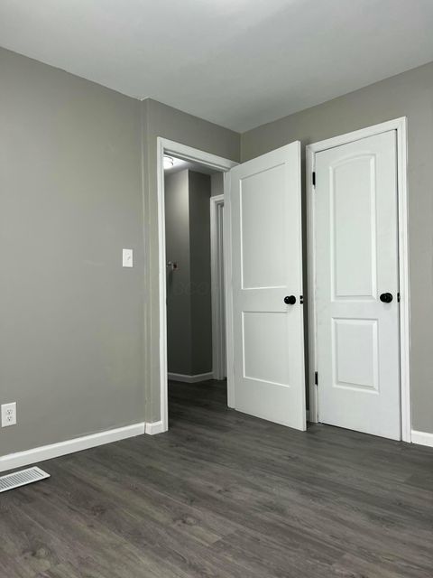 Tiny photo for 2488 Mcguffey Road, Columbus, OH 43211 (MLS # 225037563)