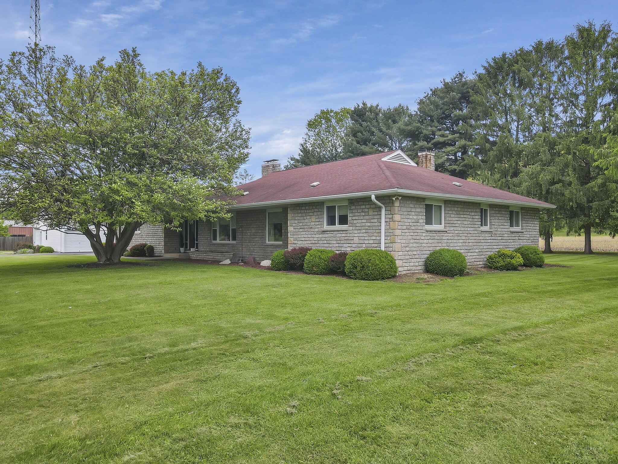 36718 Hocking Drive, Logan, Ohio image 2
