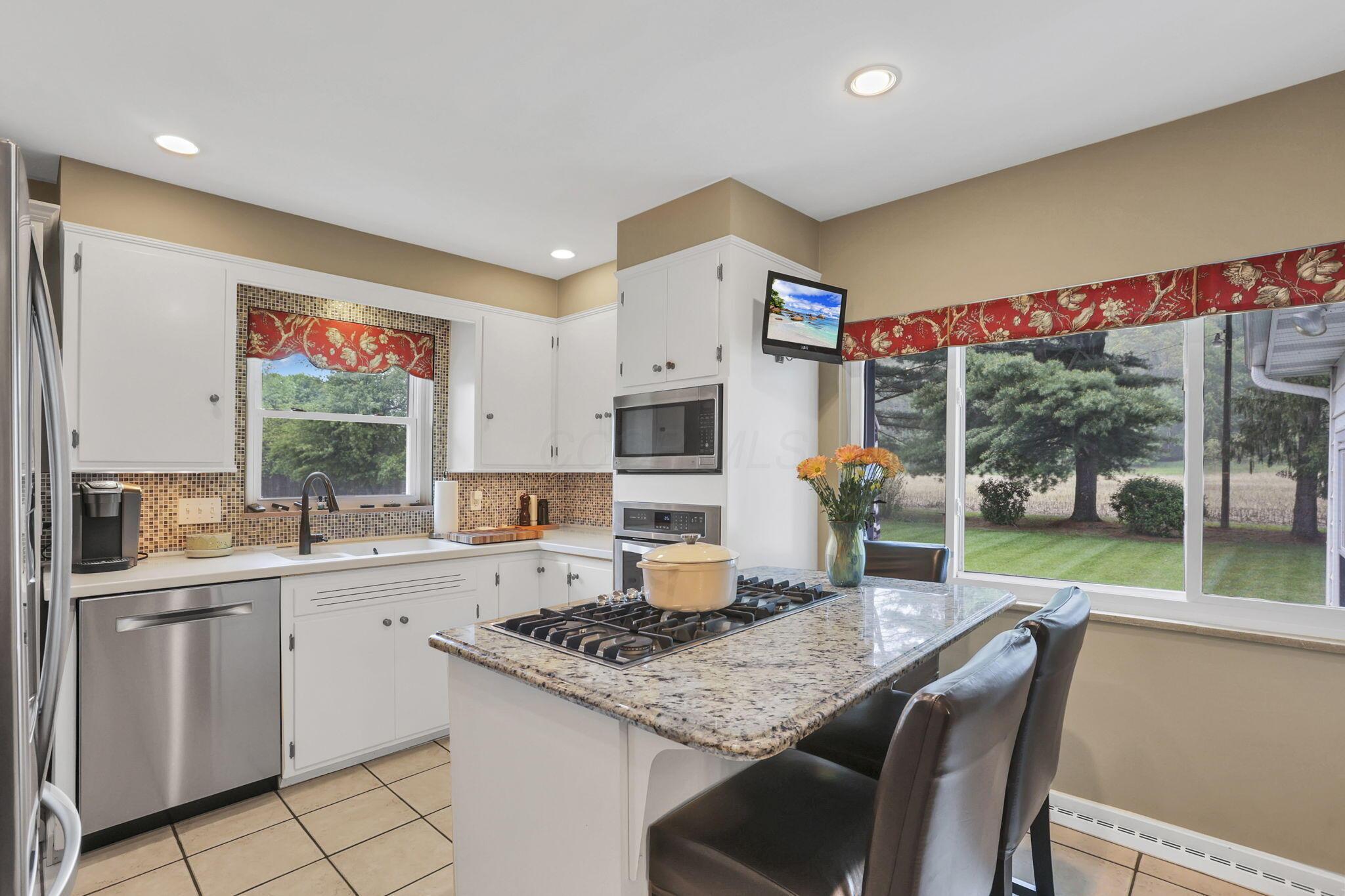 36718 Hocking Drive, Logan, Ohio image 16