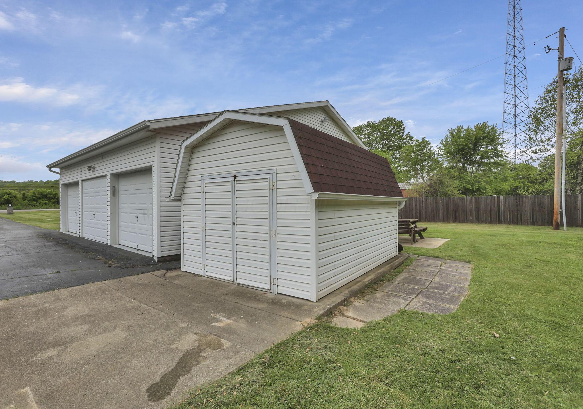 36718 Hocking Drive, Logan, Ohio image 7