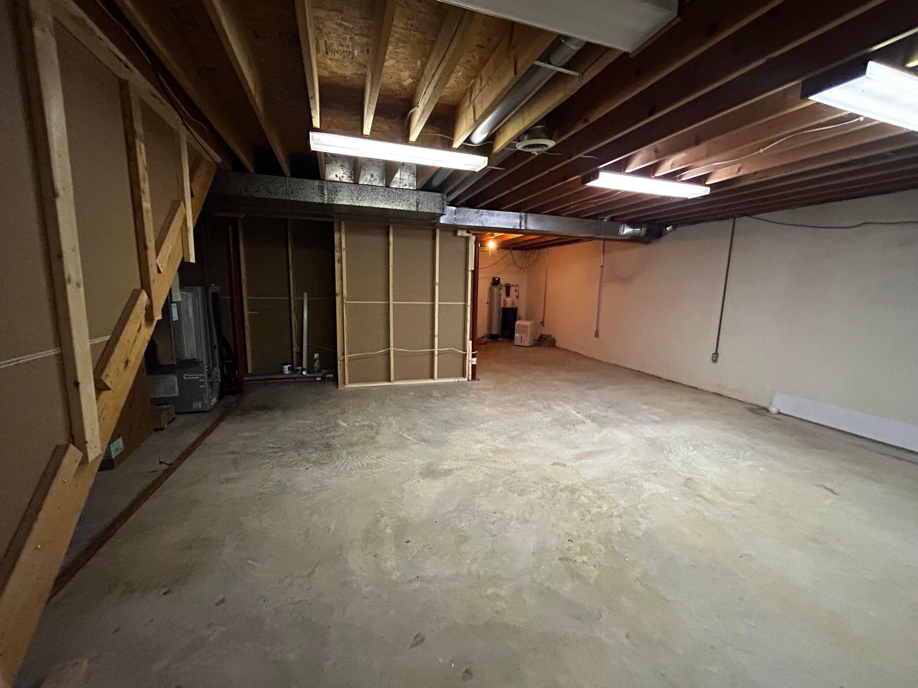 12601 Vincent Road, Mount Vernon, Ohio image 38