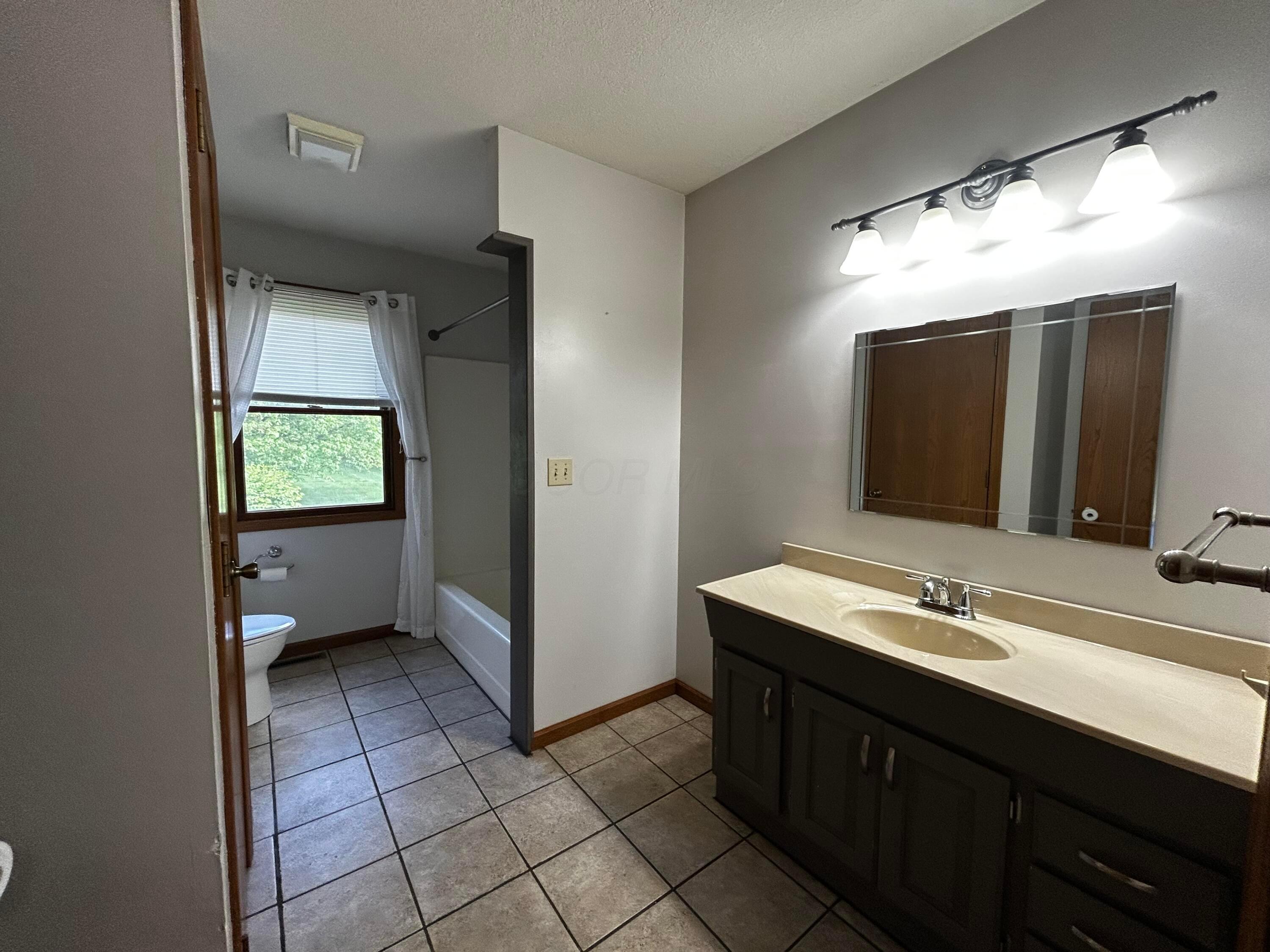 12601 Vincent Road, Mount Vernon, Ohio image 23