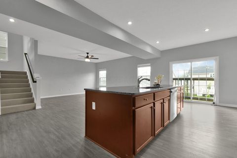 Photo of 205 Arlington Drive, Pickerington, OH 43147 (MLS # 225019538)