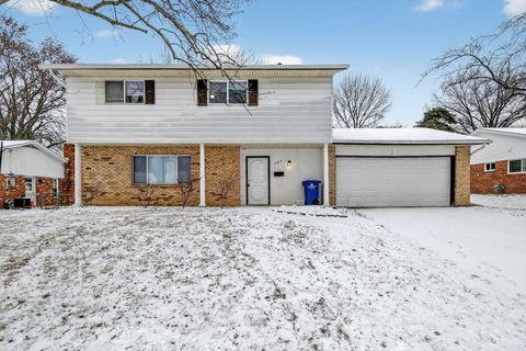 Photo of 204 Barcelona Avenue, Westerville, OH 43081 (MLS # 226000763)