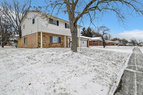 Tiny photo for 204 Barcelona Avenue, Westerville, OH 43081 (MLS # 226000763)