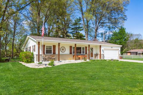 Photo of 4892 Fairway Oaks Drive, Columbus, OH 43213 (MLS # 226013210)