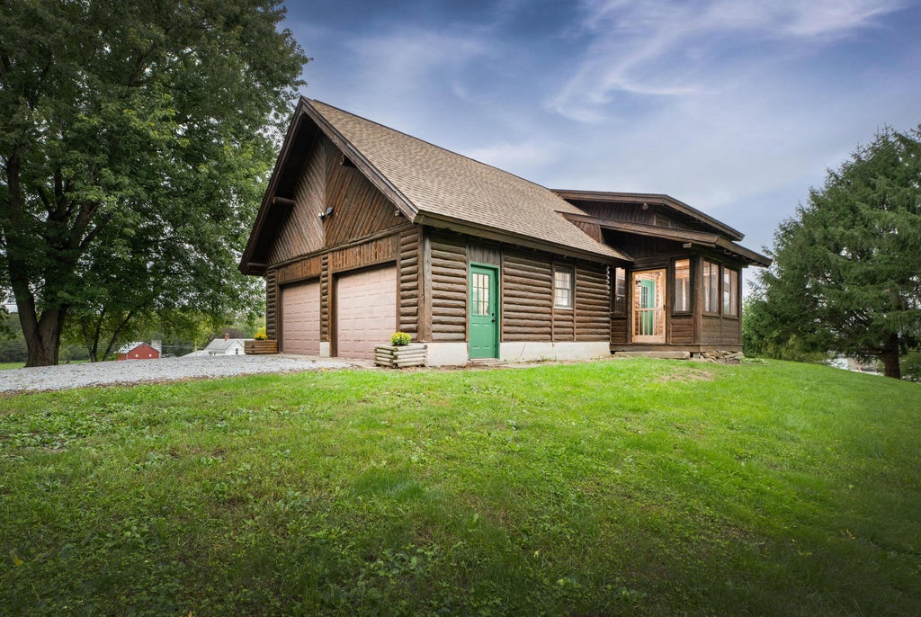 Photo of 9138 Kinney Road, Mount Vernon, OH 43050 (MLS # 226036826)