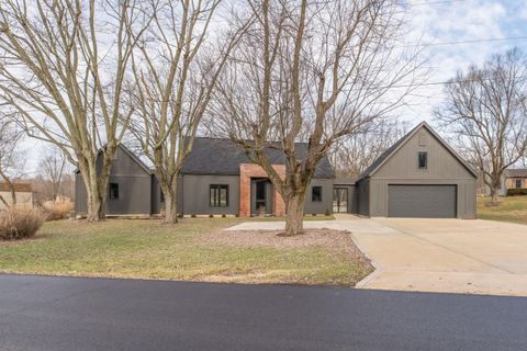 Photo of 151 Apple Blossom Road SW, Pataskala, OH 43062 (MLS # 225043863)