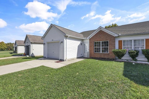 Photo of 1496 October Ridge Court, Columbus, OH 43223 (MLS # 226039849)
