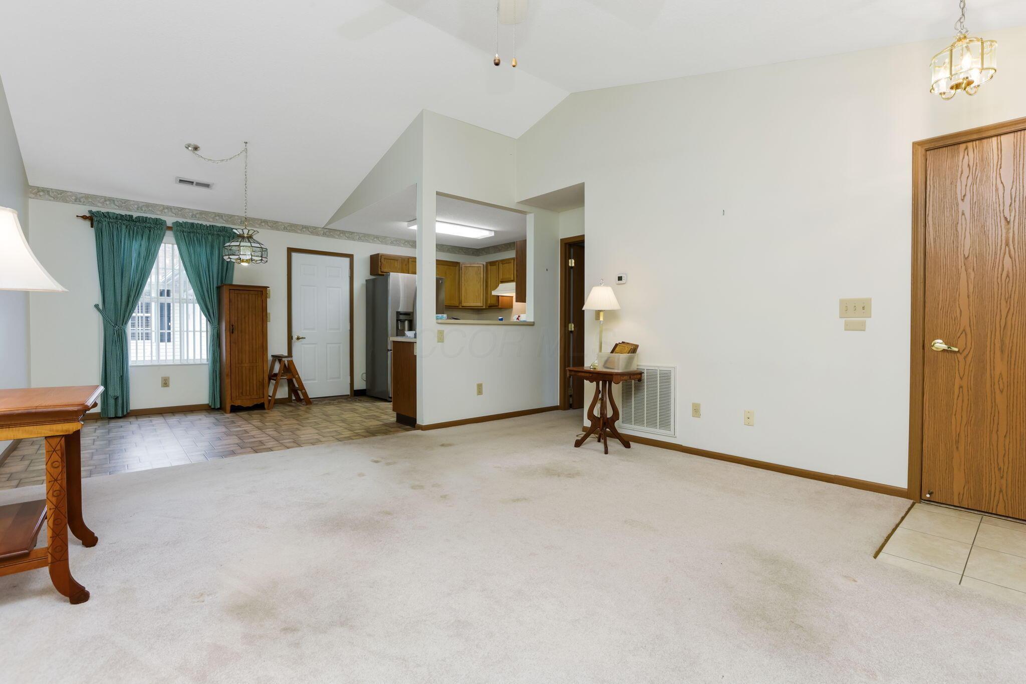 1329 Hillview Circle, Newark, Ohio image 14