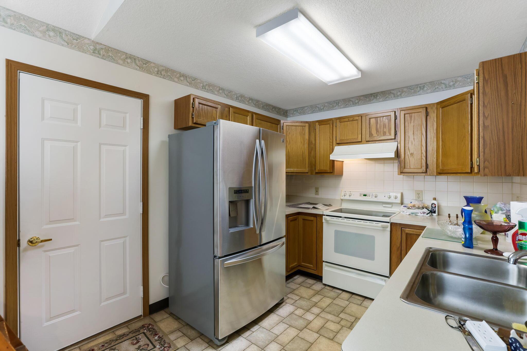 1329 Hillview Circle, Newark, Ohio image 18