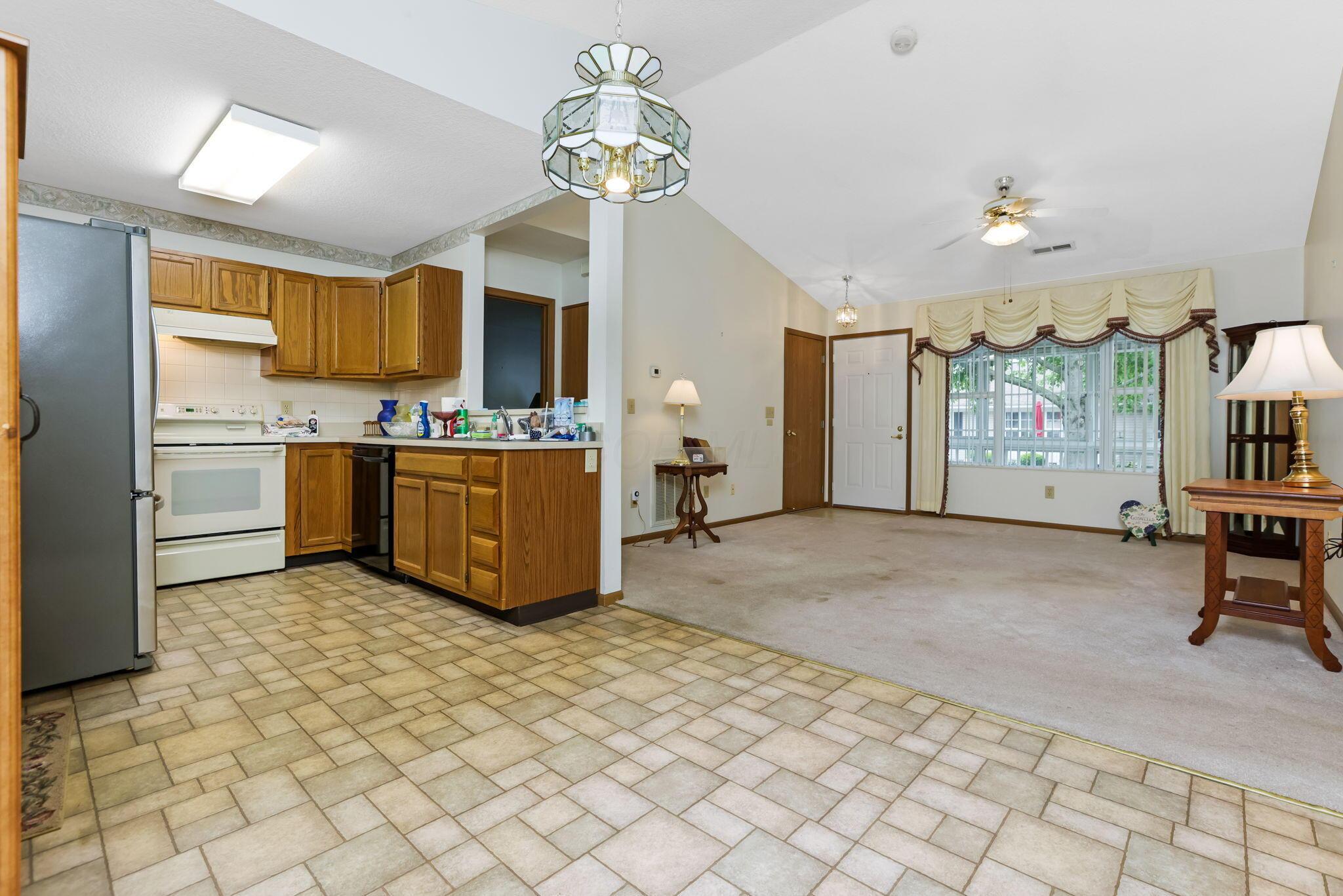 1329 Hillview Circle, Newark, Ohio image 16