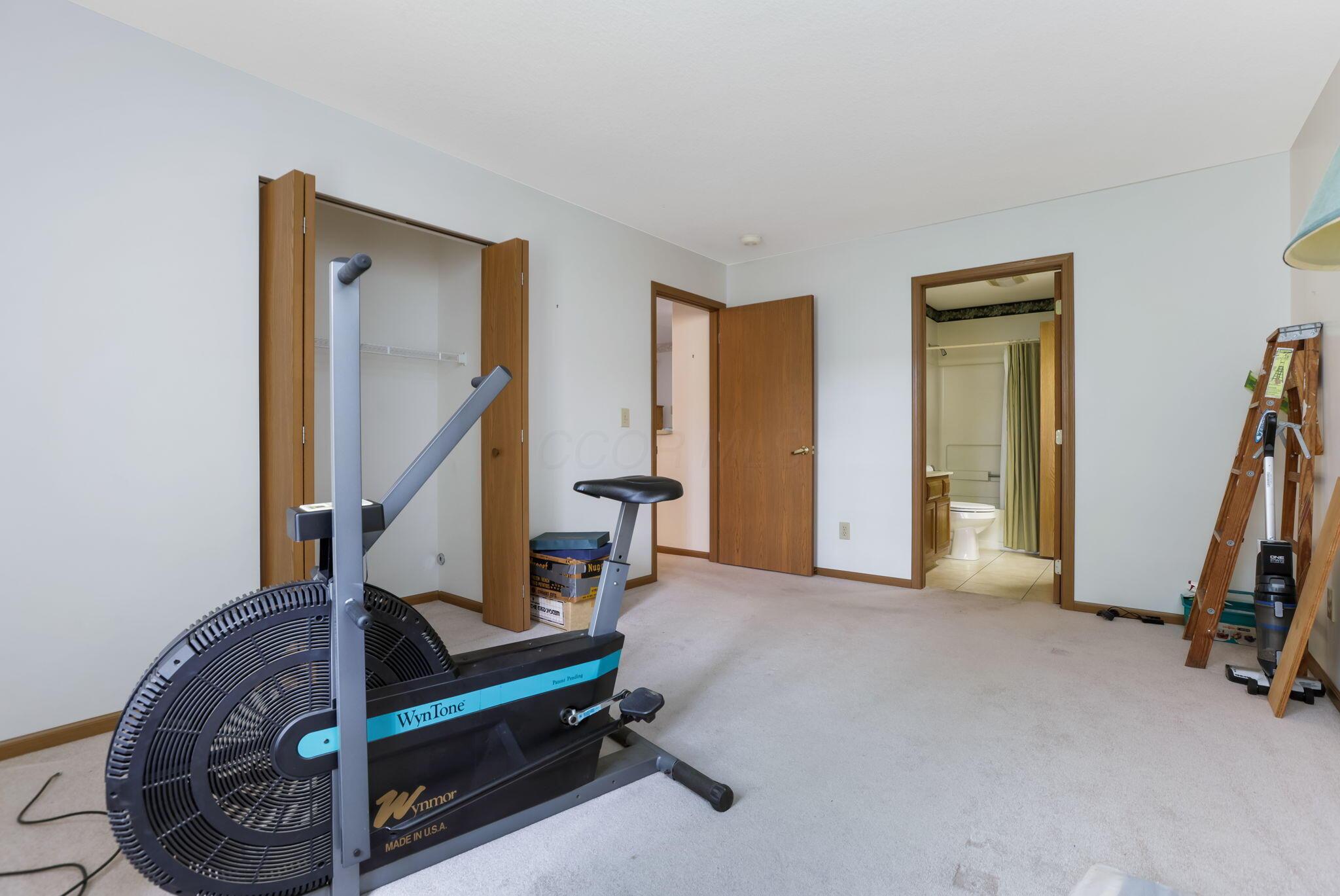 1329 Hillview Circle, Newark, Ohio image 24