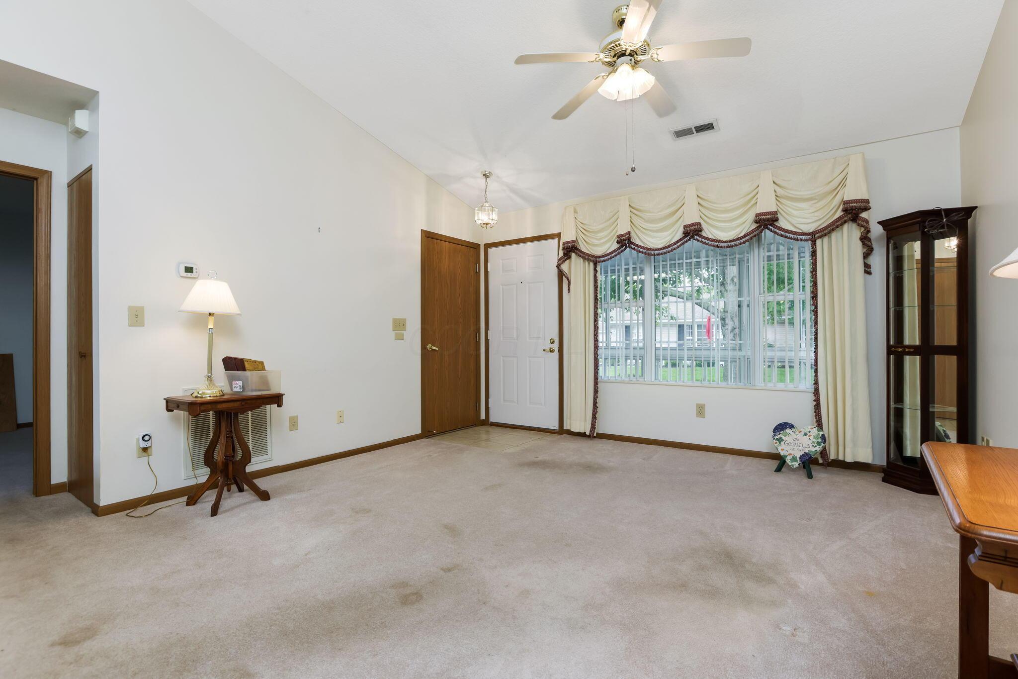 1329 Hillview Circle, Newark, Ohio image 12