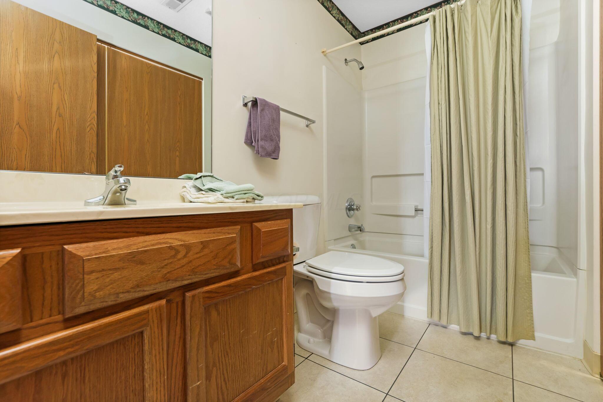 1329 Hillview Circle, Newark, Ohio image 26