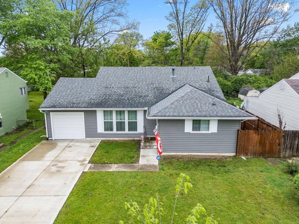 Photo of 1321 Country Club Road, Columbus, OH 43227 (MLS # 226012866)