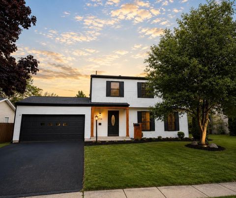 Photo of 3760 Santa Maria Drive, Grove City, OH 43123 (MLS # 226016240)