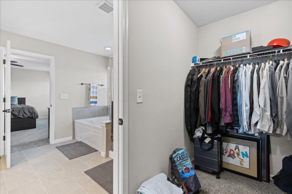 5922 Blue Star Drive, Grove City, Ohio image 30