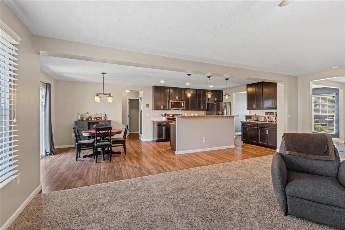 5922 Blue Star Drive, Grove City, Ohio image 23