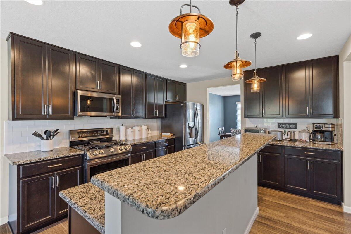5922 Blue Star Drive, Grove City, Ohio image 13