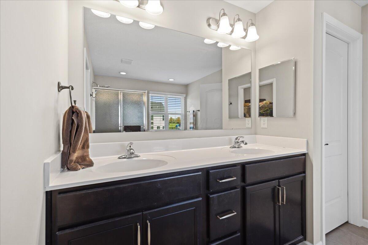 5922 Blue Star Drive, Grove City, Ohio image 31