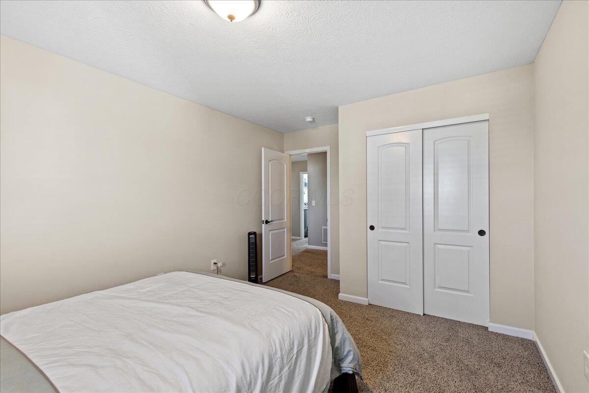 5922 Blue Star Drive, Grove City, Ohio image 40