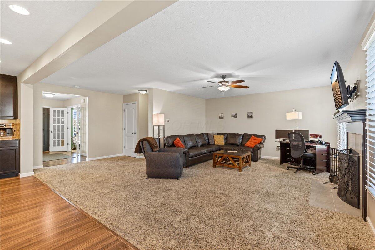 5922 Blue Star Drive, Grove City, Ohio image 24